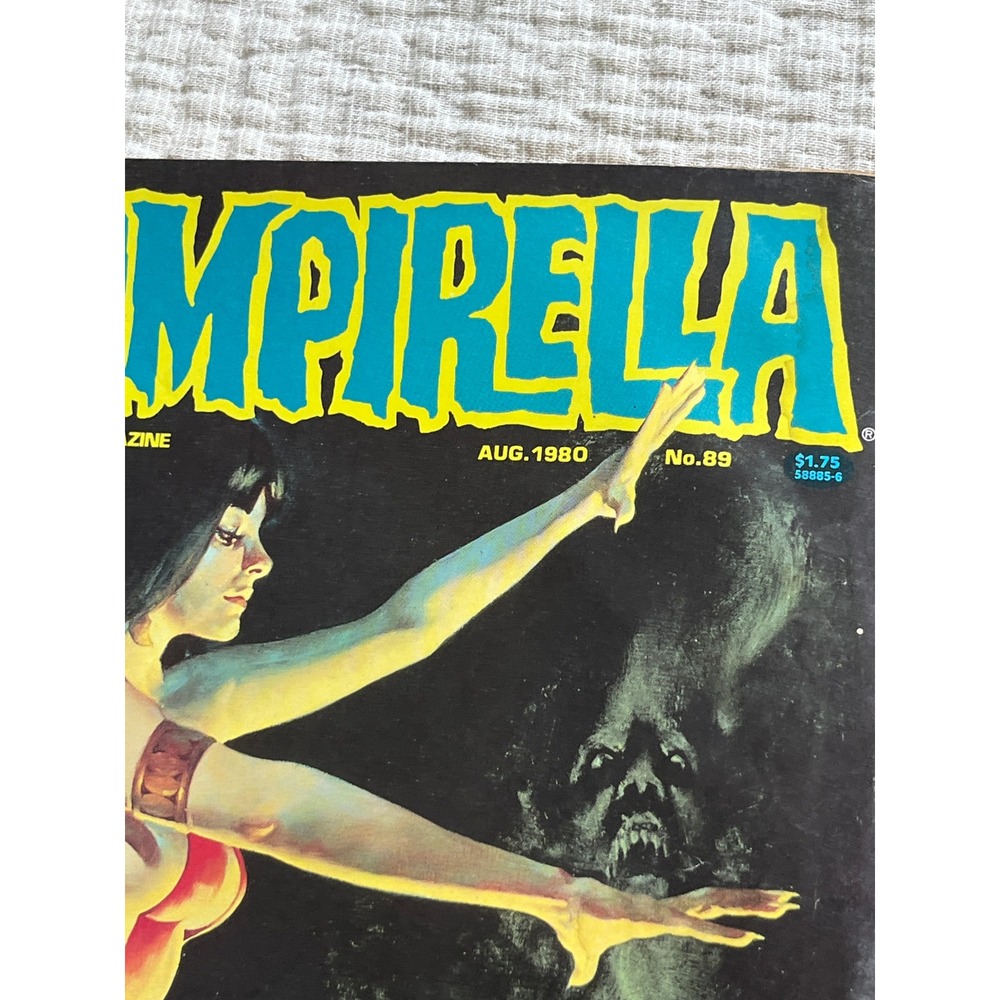 Vintage Vampirella Heavy Metal Tomb of Dracula Comic Magazine Lot of 4 1980 1984 - Picture 6 of 13